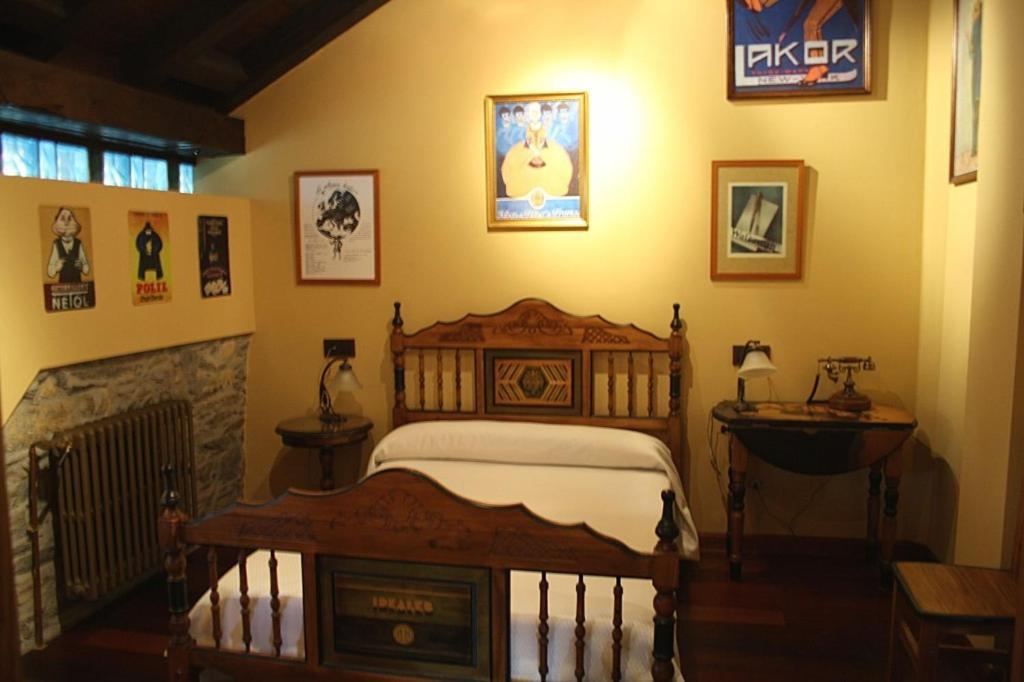 Casona El Gurugu Hotel Luarca Eksteriør billede
