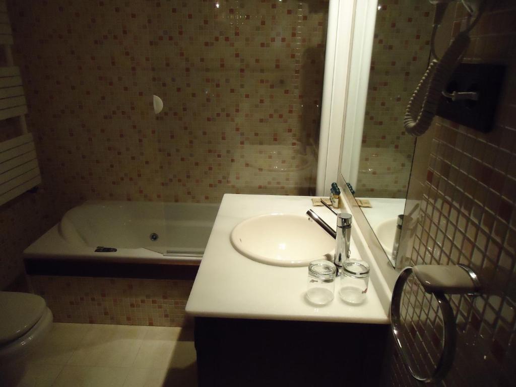 Casona El Gurugu Hotel Luarca Værelse billede